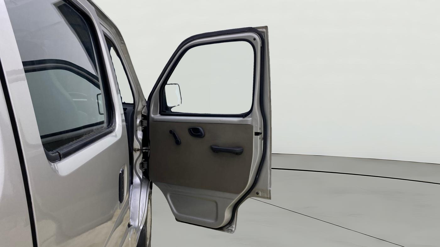 2016 Maruti Eeco 5 STR WITH A/C+HTR, CNG, Manual, 56,388 km, RHS Front Door