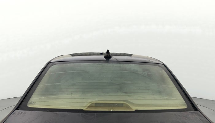 2017 Volkswagen Ameo HIGHLINE1.5L, Diesel, Manual, 1,30,721 km, Rear Windshield