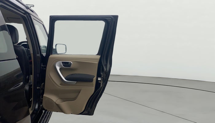 2018 Mahindra TUV300 T10, Diesel, Manual, 80,124 km, RHS Rear Door