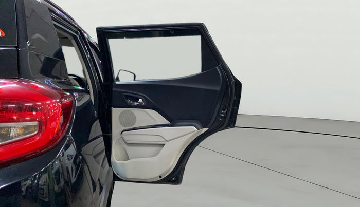 2023 Mahindra XUV300 W8 1.2 PETROL, Petrol, Manual, 51,621 km, RHS Rear Door