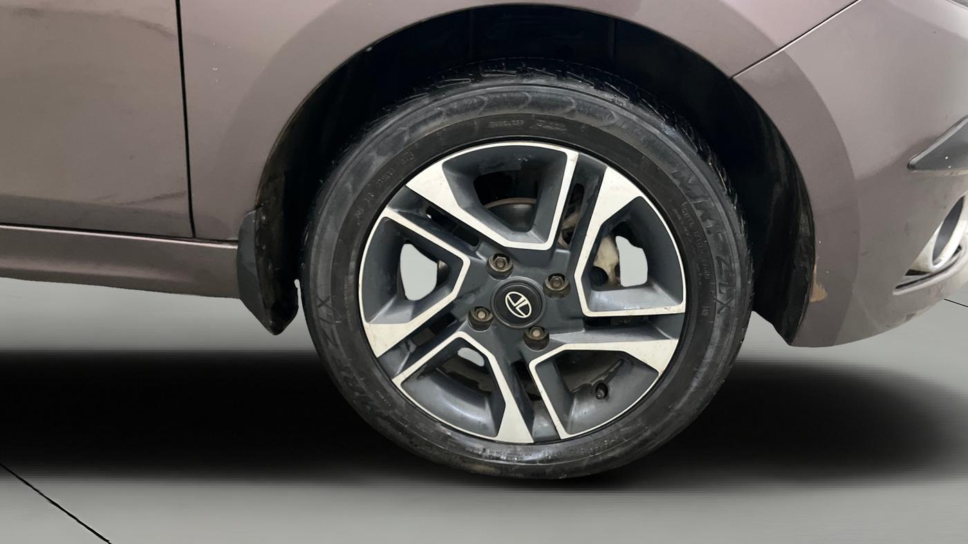 2018 Tata TIGOR XZ PETROL, Petrol, Manual, 70,418 km, Right Front Wheel