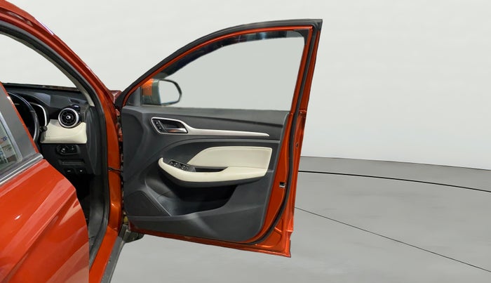 2021 MG ASTOR SHARP 1.5 MT, Petrol, Manual, 51,103 km, RHS Front Door