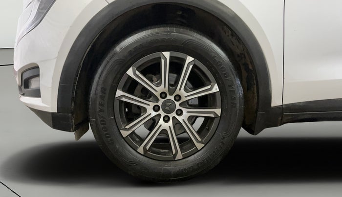 2022 Mahindra XUV700 AX 7 LUXURY D MT 7 STR, Diesel, Manual, 48,333 km, Left Front Wheel