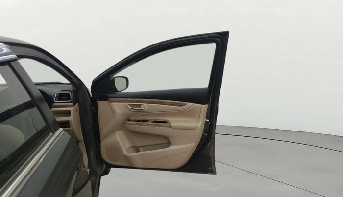 2022 Maruti Ciaz DELTA 1.5 SHVS MT PETROL, Petrol, Manual, 26,728 km, RHS Front Door