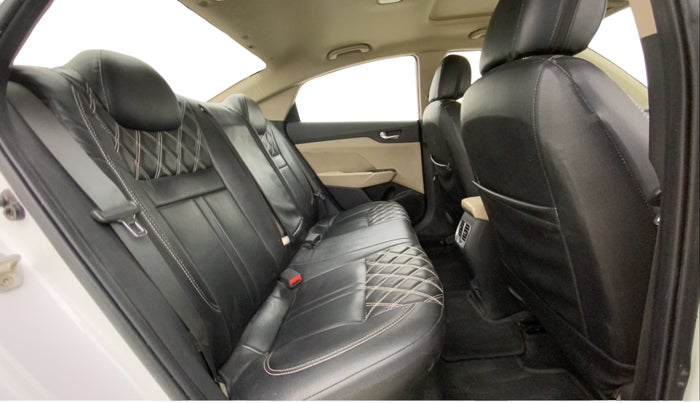 2022 Hyundai Verna SX 1.5 VTVT, Petrol, Manual, 76,406 km, Right Side Rear Door Cabin