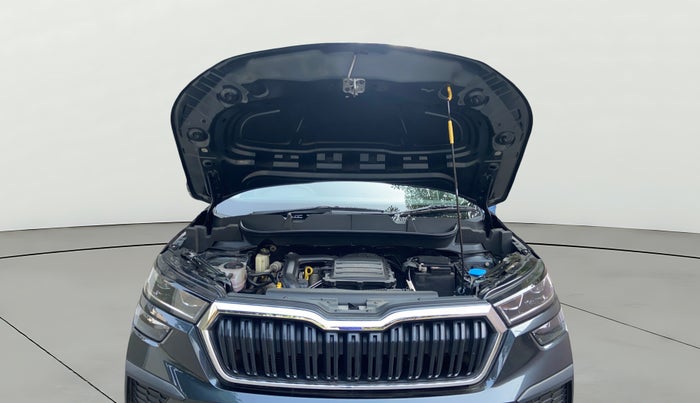 2022 Skoda KUSHAQ AMBITION 1.0L TSI MT, Petrol, Manual, 16,171 km, Open Bonet