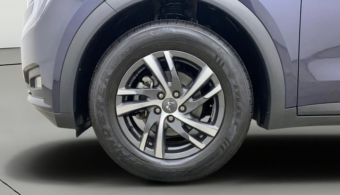 2022 Mahindra XUV700 AX 5 P MT 5 STR, Petrol, Manual, 41,551 km, Left Front Wheel