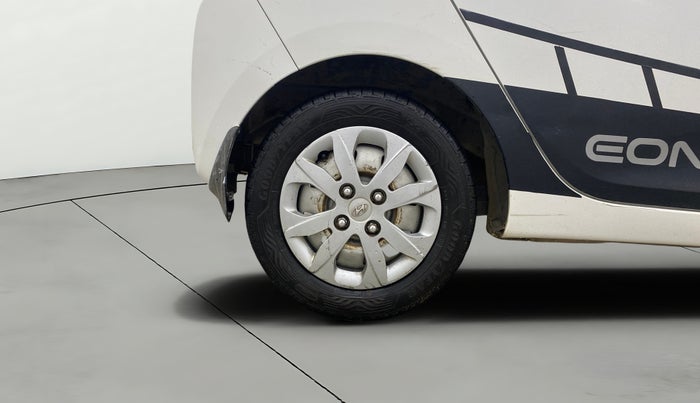 2018 Hyundai Eon MAGNA +, Petrol, Manual, 27,075 km, Right Rear Wheel