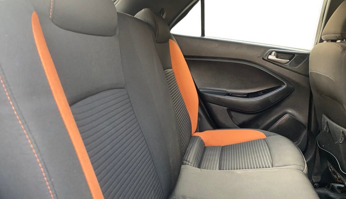 2015 Hyundai i20 Active 1.2 S, Petrol, Manual, 1,01,144 km, Right Side Rear Door Cabin