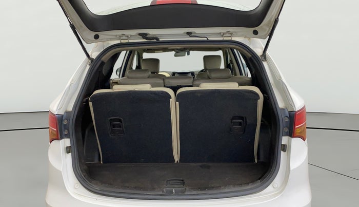 2014 Hyundai Santa Fe 4 WD AT, Diesel, Automatic, 72,593 km, Boot Open Zoomed View