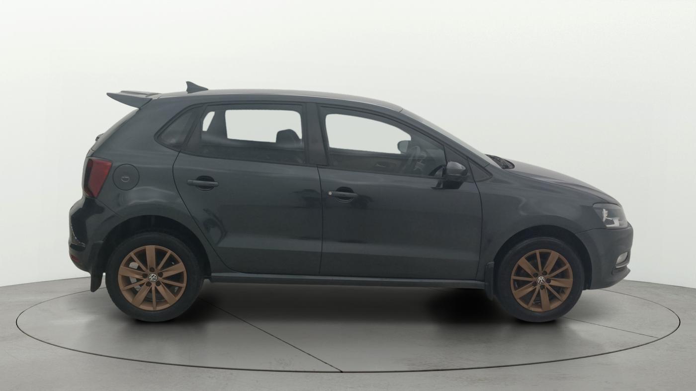 2017 Volkswagen Polo HIGHLINE1.2L, Petrol, Manual, 60,595 km, Right Side View