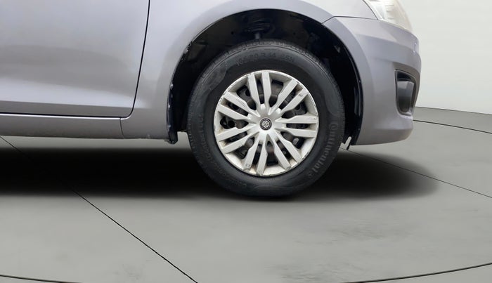 2015 Maruti Swift Dzire VDI, Diesel, Manual, 96,504 km, Right Front Wheel