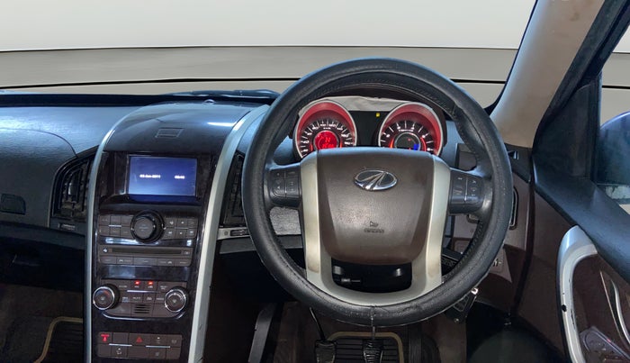 2014 Mahindra XUV500 W8, Diesel, Manual, 85,083 km, Steering Wheel Close Up