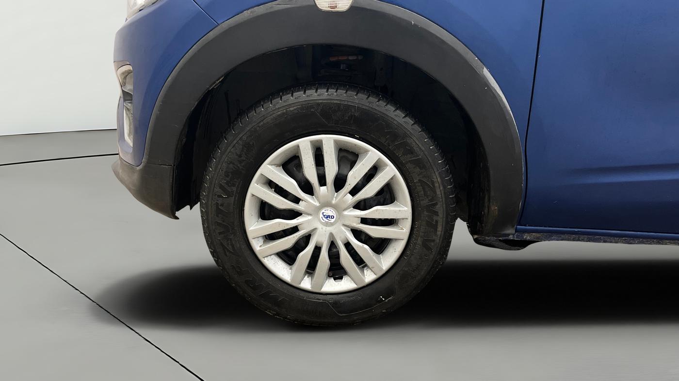 2021 Renault TRIBER RXT, Petrol, Manual, 47,475 km, Left Front Wheel
