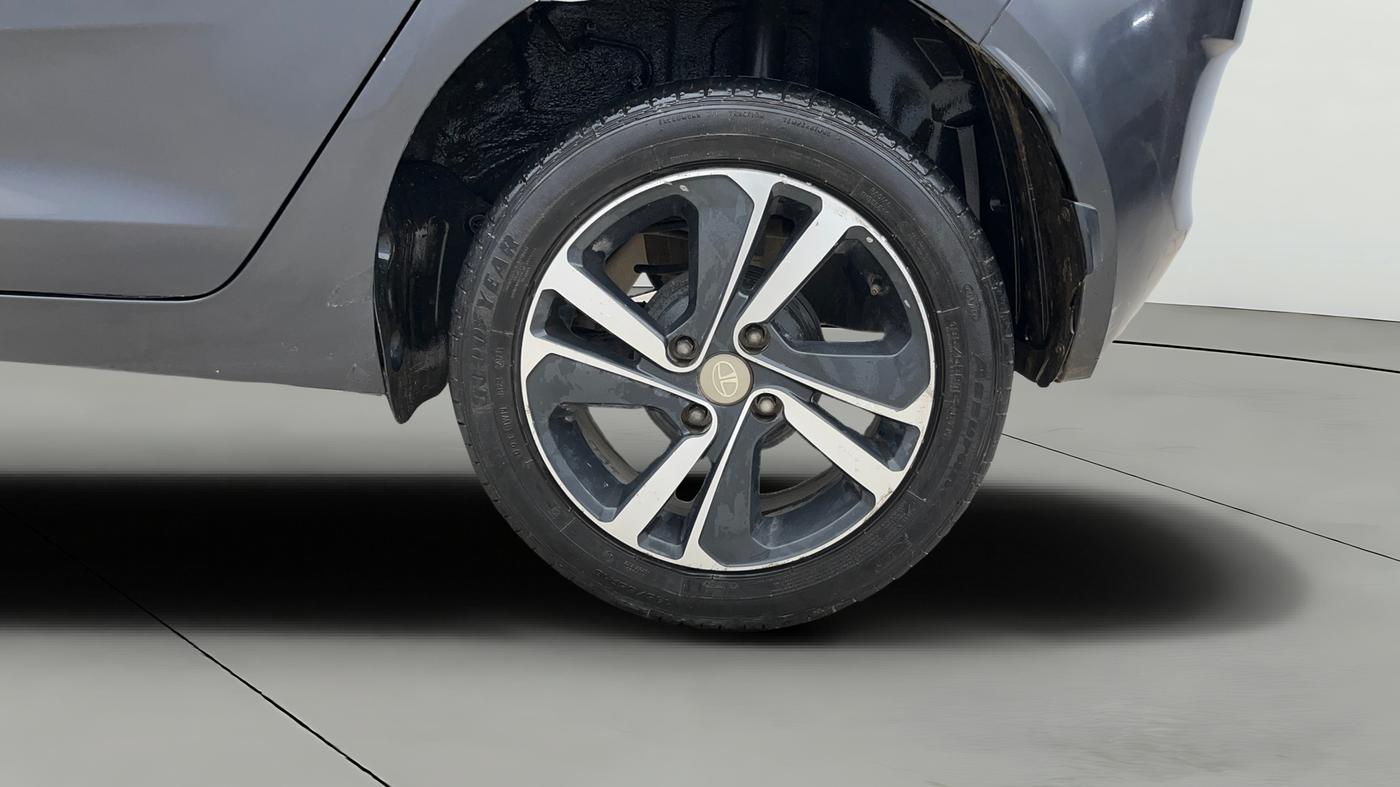 2020 Tata ALTROZ XZ PETROL, Petrol, Manual, 86,317 km, Left Rear Wheel