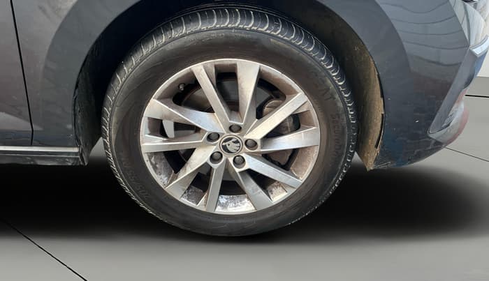 2023 Skoda SLAVIA Ambition 1.5L TSI, Petrol, Manual, 25,954 km, Right Front Wheel
