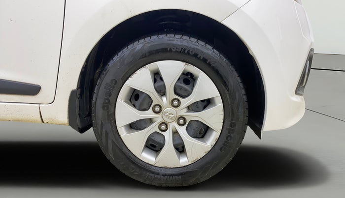 2014 Hyundai Xcent S 1.2, Petrol, Manual, 1,33,901 km, Right Front Wheel