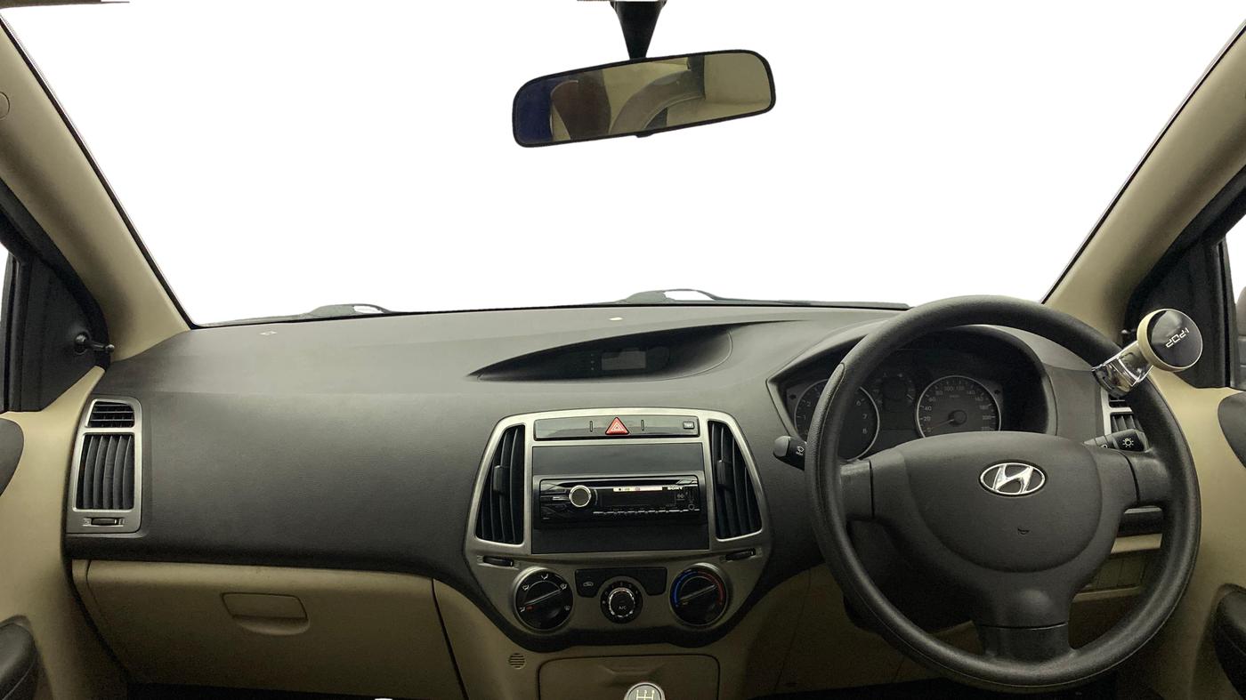 2013 Hyundai i20 MAGNA 1.2, Petrol, Manual, 29,754 km, Dashboard