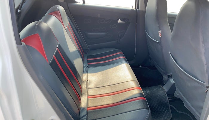 2016 Maruti Alto 800 LXI, Petrol, Manual, 28,851 km, Right Side Rear Door Cabin