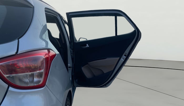 2018 Hyundai Grand i10 SPORTZ 1.2 KAPPA VTVT, CNG, Manual, 92,318 km, RHS Rear Door