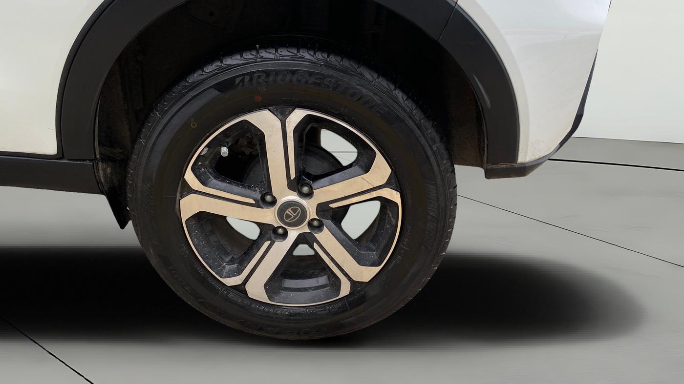 2023 Tata NEXON XZ PLUS PETROL SUNROOF, Petrol, Manual, 30,056 km, Left Rear Wheel