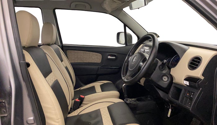 2018 Maruti Wagon R 1.0 VXI AMT, Petrol, Automatic, 22,191 km, Right Side Front Door Cabin