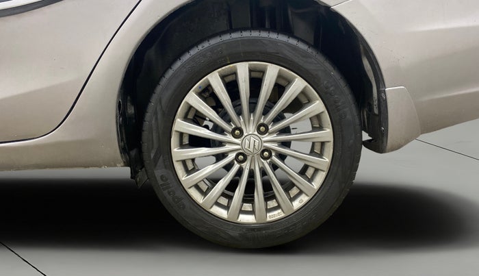 2017 Maruti Ciaz ALPHA  AT 1.4  PETROL, Petrol, Automatic, 1,24,625 km, Left Rear Wheel