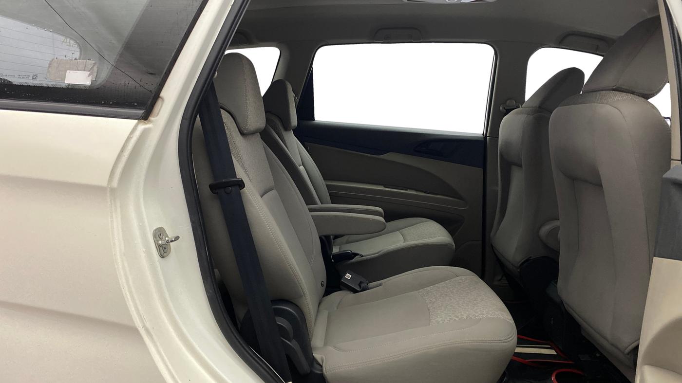 2019 Mahindra MARAZZO M4 7 STR, Diesel, Manual, 35,045 km, Right Side Rear Door Cabin