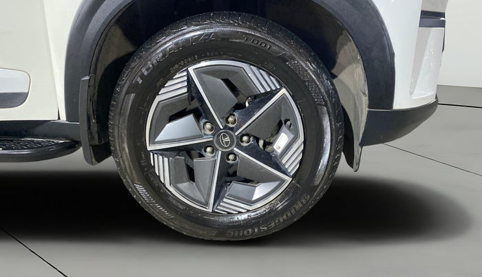 2023 Tata NEXON CREATIVE+ DCA 1.2 PETROL, Petrol, Automatic, 8,456 km, Right Front Wheel