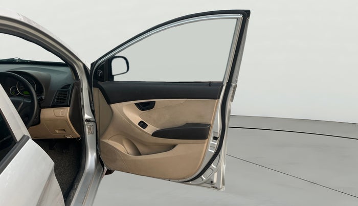 2015 Hyundai Eon MAGNA +, Petrol, Manual, 93,688 km, RHS Front Door