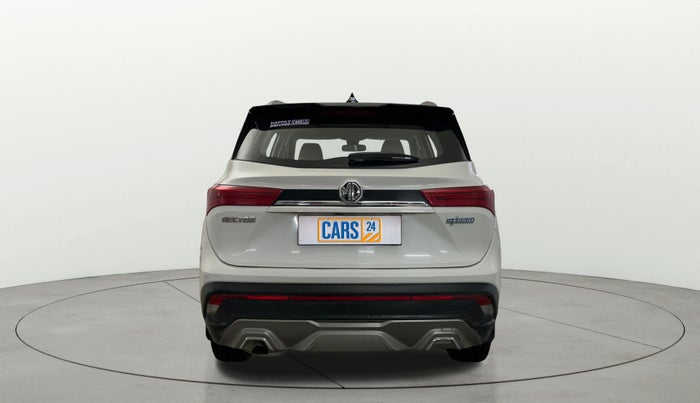 2021 MG HECTOR SHARP HYBRID 1.5 PETROL DUAL TONE, Petrol, Manual, 43,608 km, Back/Rear