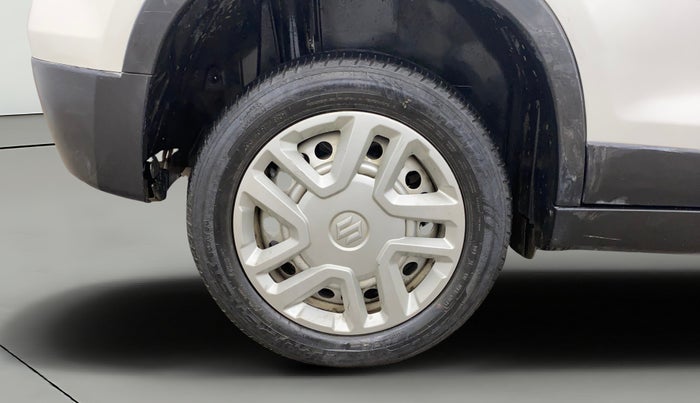 2022 Maruti Vitara Brezza LXI, Petrol, Manual, 70,799 km, Right Rear Wheel