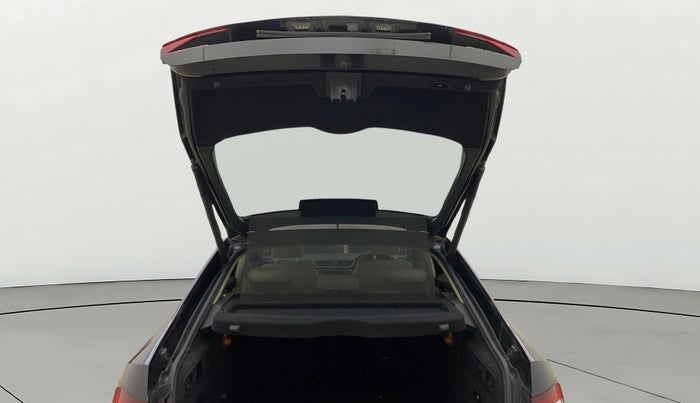 2016 Skoda Superb L&K 1.8 TSI AT, Petrol, Automatic, 70,037 km, Boot Door Open