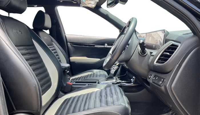 2023 KIA SELTOS  GTX Plus 1.5 Turbo Petrol DCT, Petrol, Automatic, 30,373 km, Right Side Front Door Cabin