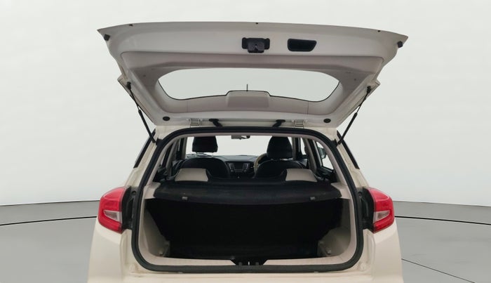 2022 Mahindra XUV300 W6 1.2 PETROL AMT, Petrol, Automatic, 36,886 km, Boot Door Open