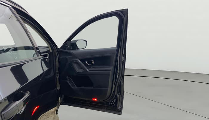 2020 Tata Harrier XZA PLUS 2.0L, Diesel, Automatic, 44,628 km, RHS Front Door