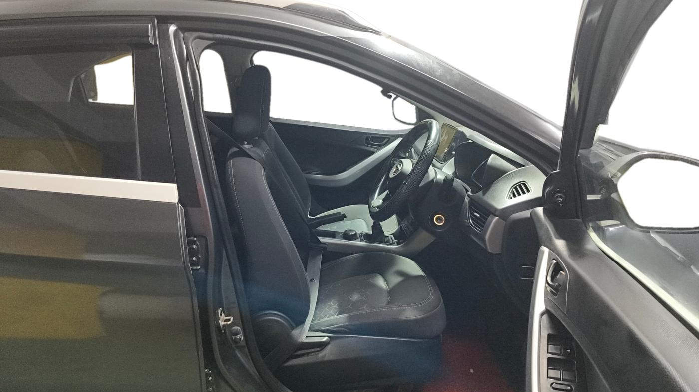 2021 Tata NEXON XM SUNROOF PETROL, Petrol, Manual, 67,382 km, Right Side Front Door Cabin