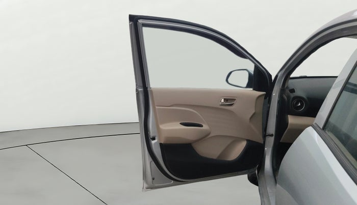 2019 Hyundai NEW SANTRO SPORTZ CNG, CNG, Manual, 75,013 km, LHS Front Door