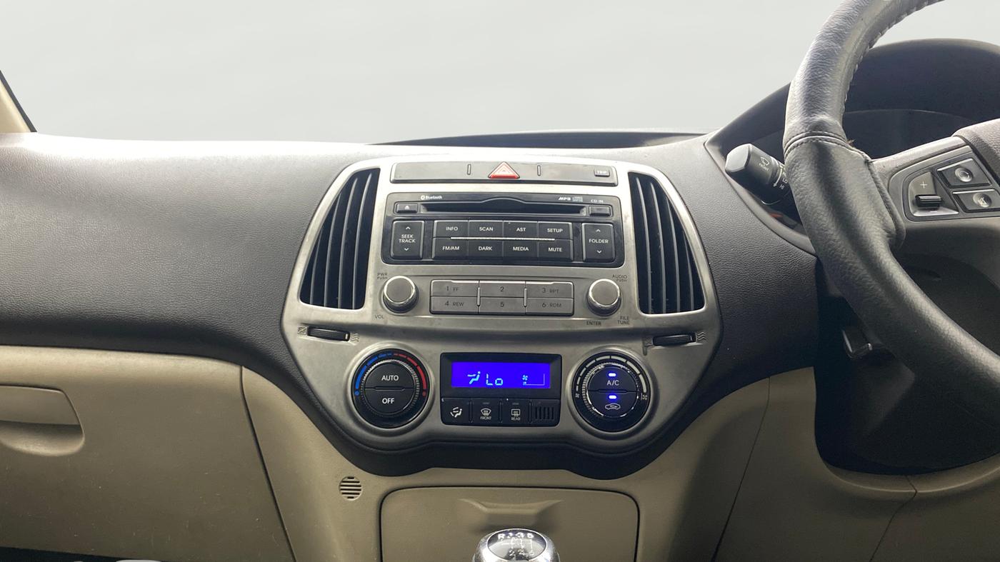 2013 Hyundai i20 SPORTZ 1.4 CRDI, Diesel, Manual, 1,09,285 km, Air Conditioner