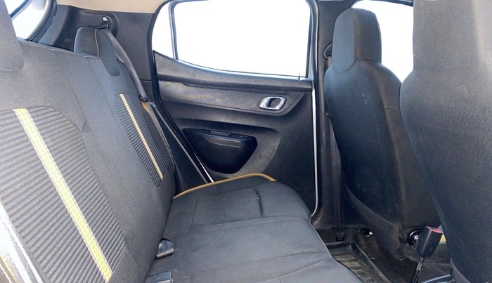 2022 Renault Kwid CLIMBER MT 1.0, Petrol, Manual, 56,050 km, Right Side Rear Door Cabin