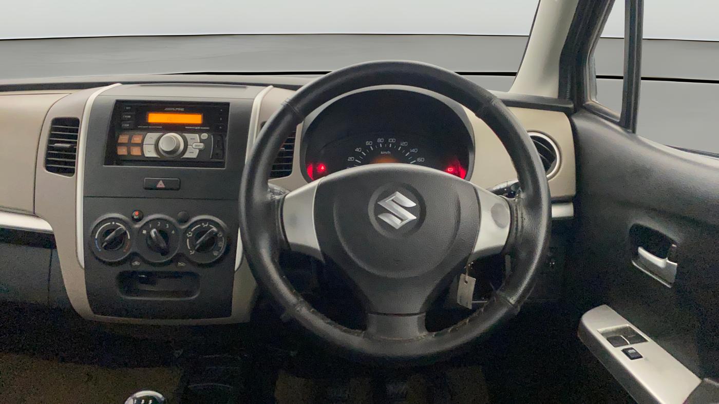 2013 Maruti Wagon R 1.0 LXI, Petrol, Manual, 33,114 km, Steering Wheel Close Up