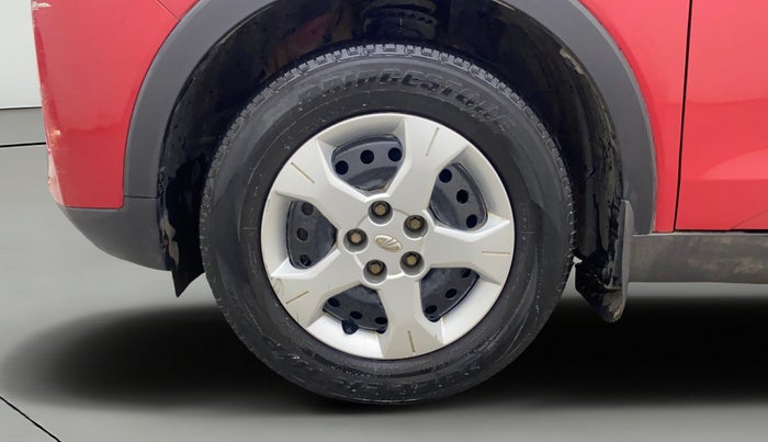 2021 Mahindra XUV300 W6 1.2 PETROL AMT, Petrol, Automatic, 47,970 km, Left Front Wheel