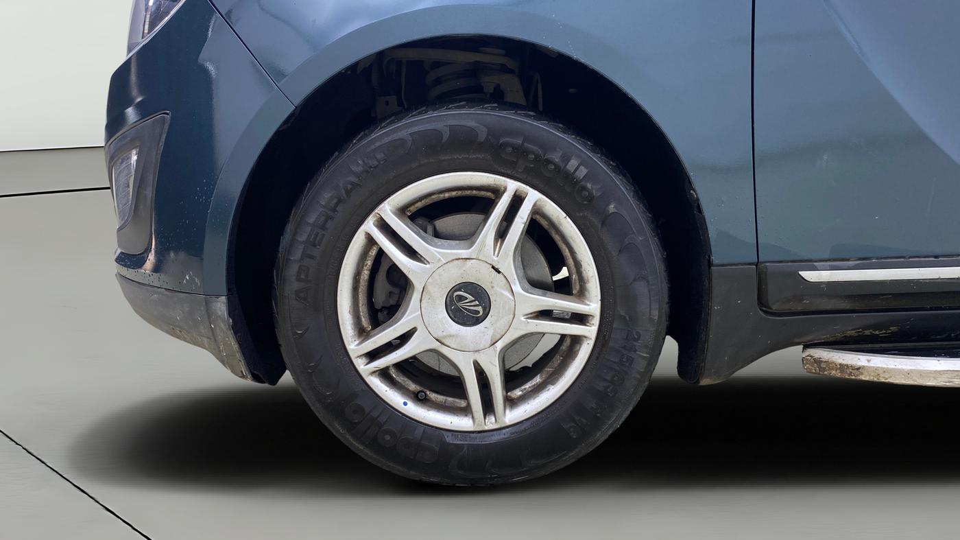 2019 Mahindra MARAZZO M6 7 STR, Diesel, Manual, 78,941 km, Left Front Wheel