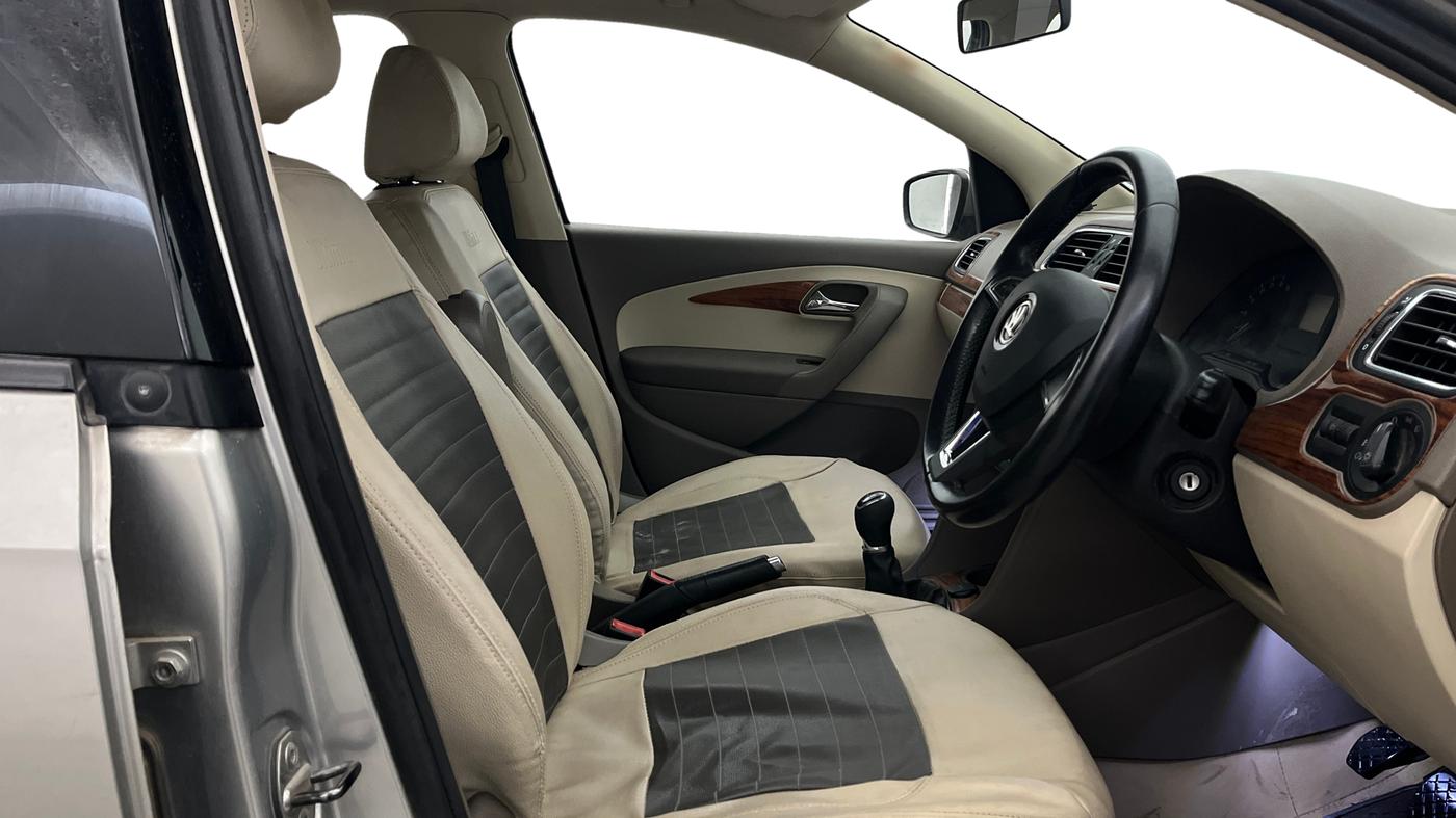 2014 Skoda Rapid AMBITION 1.6 TDI CR MT PLUS, Diesel, Manual, 51,112 km, Right Side Front Door Cabin