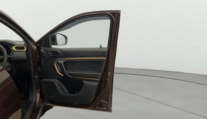 2022 Renault Kiger RXT MT, Petrol, Manual, 30,854 km, RHS Front Door