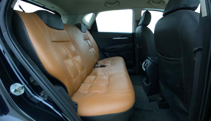 2020 KIA SONET HTK PLUS 1.2, Petrol, Manual, 94,012 km, Right Side Rear Door Cabin