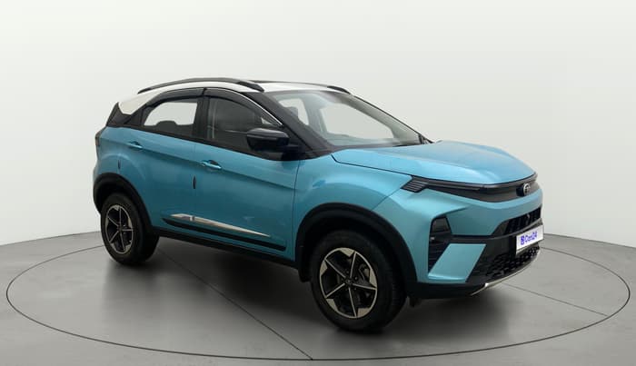 2025 Tata NEXON FEARLESS + SUNROOF DUAL TONE 1.2 PETROL, Petrol, Manual, 23,000 km, Right Front Diagonal