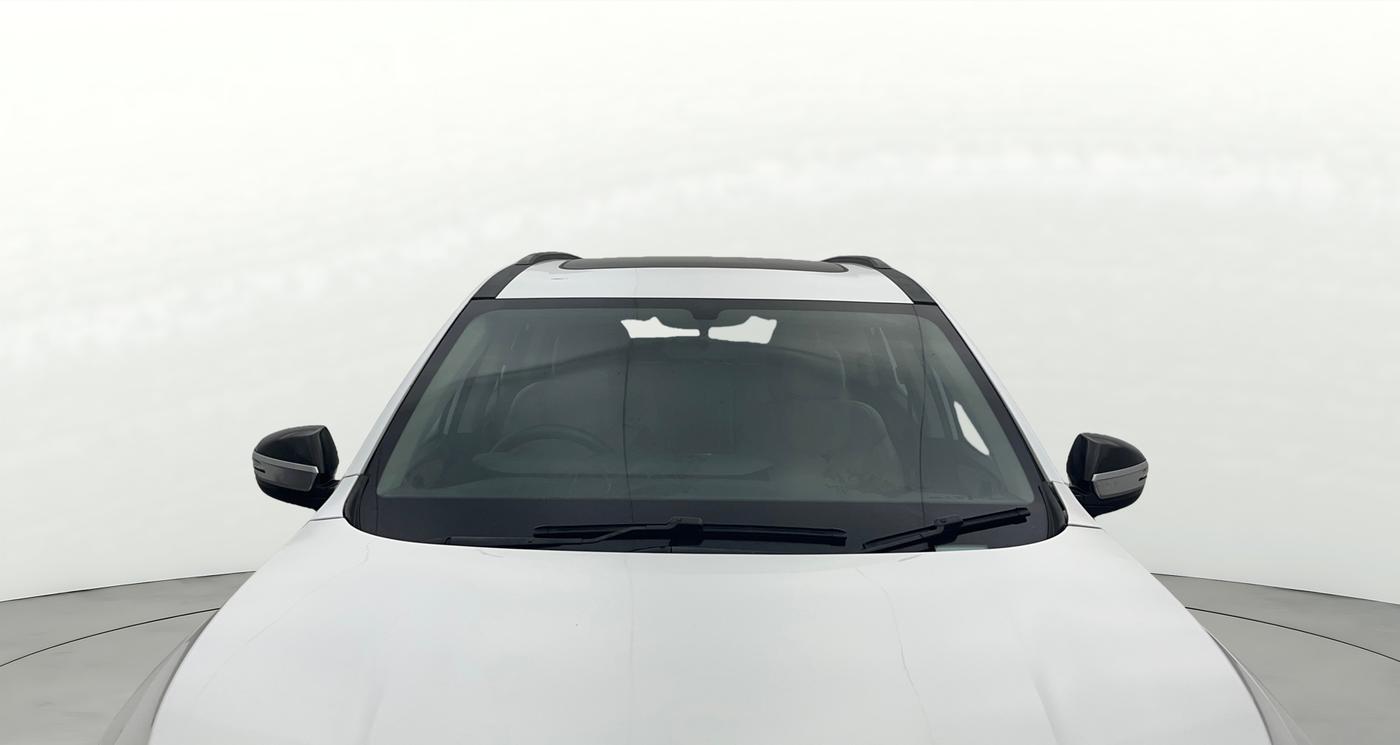 2023 Mahindra XUV700 AX 5 D AT 7 STR, Diesel, Automatic, 1,26,913 km, Front Windshield