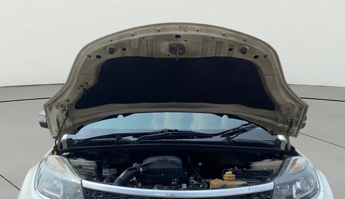 2018 Tata NEXON XM PETROL, Petrol, Manual, 1,47,494 km, Open Bonet