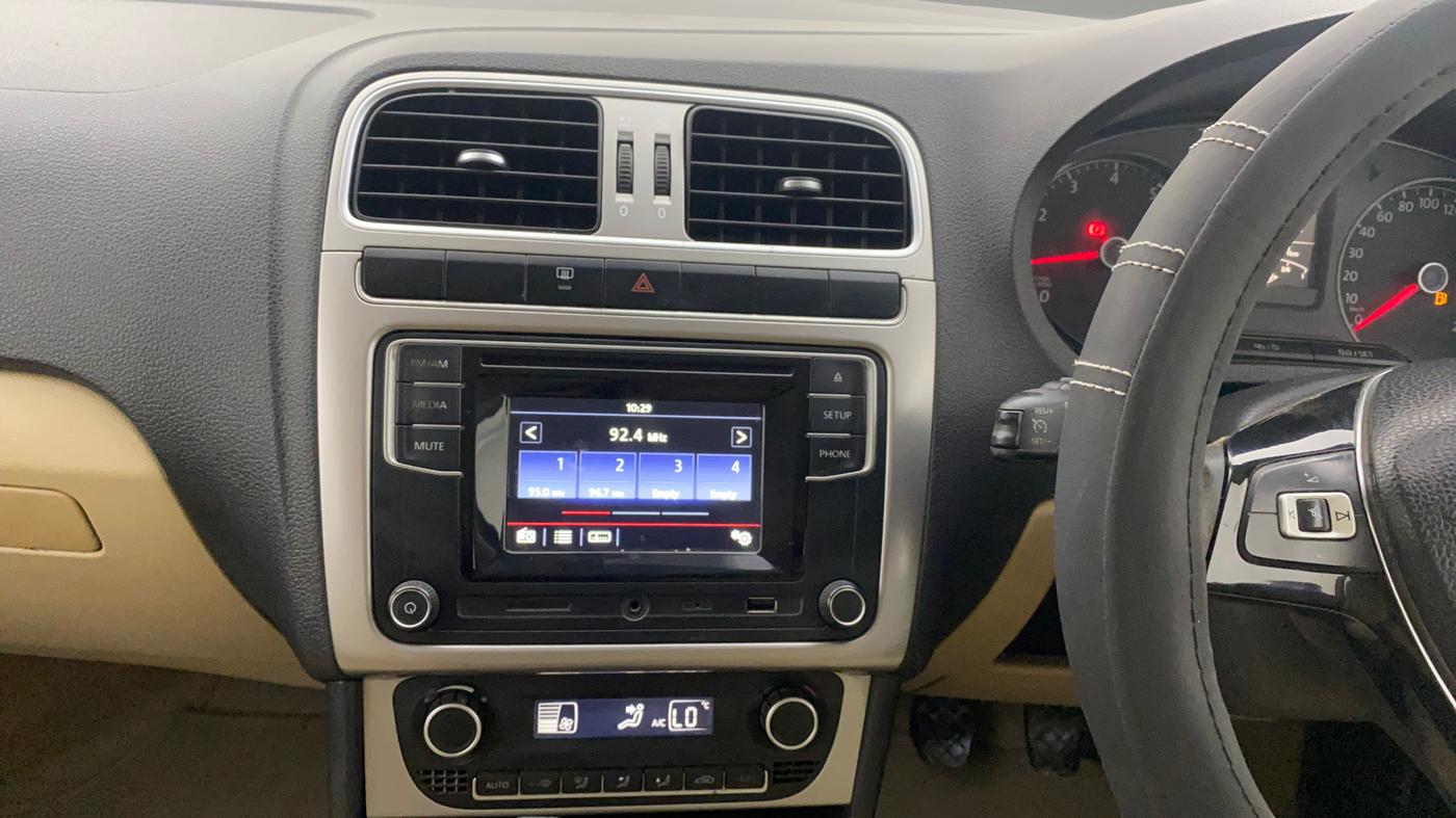 2017 Volkswagen Ameo HIGHLINE1.2L, Petrol, Manual, 97,770 km, Air Conditioner